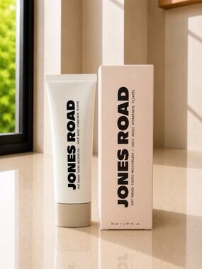 $44 New Jones Road Just Enough Tinted Moisturizer Alabaster 50mL